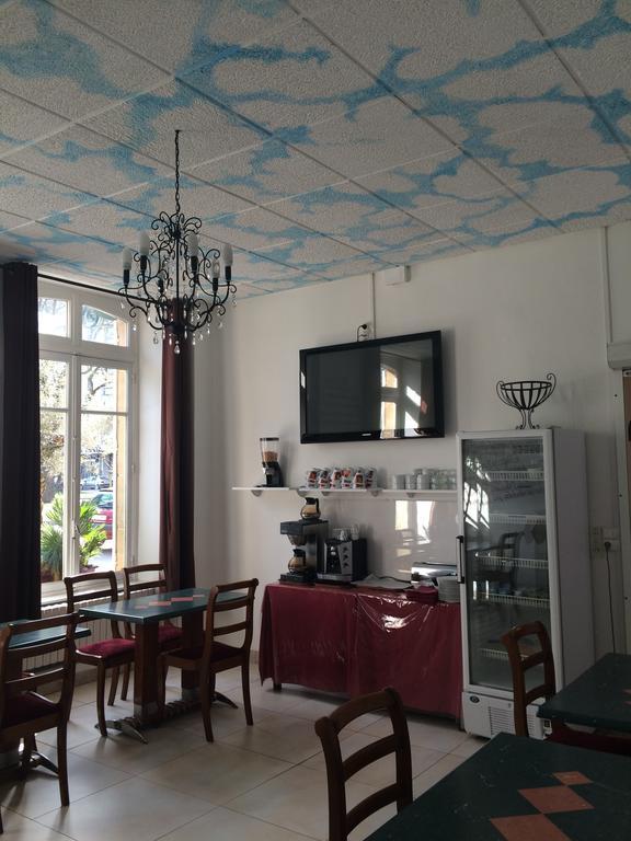 Hotel De Paris ชาร์เลอวิลล์-เมซิแยร์ ภายนอก รูปภาพ