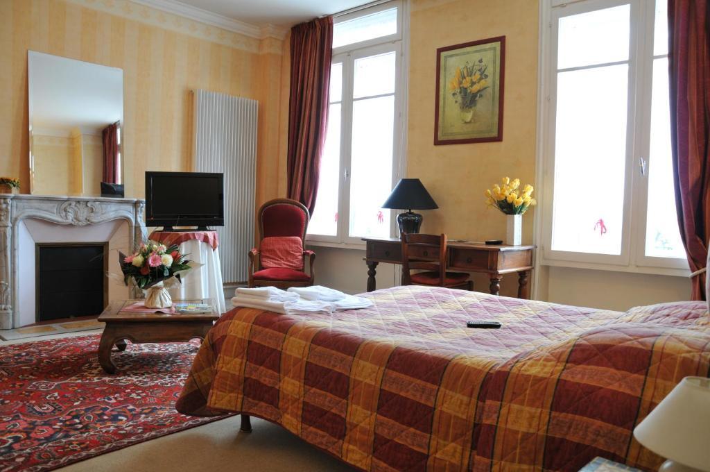 Hotel De Paris ชาร์เลอวิลล์-เมซิแยร์ ห้อง รูปภาพ